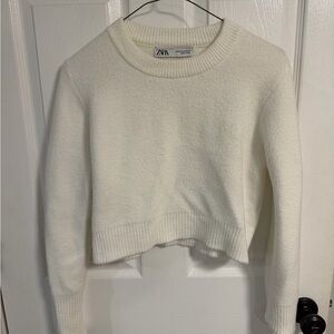 Zara Women's Cream Crew Neck Sweater